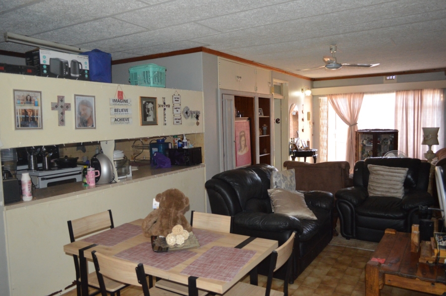 2 Bedroom Property for Sale in La Hoff North West